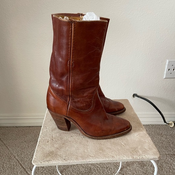 FRYE Vintage Mid-Height Cowboy Boots in Brown Leather - Picture 5 of 14